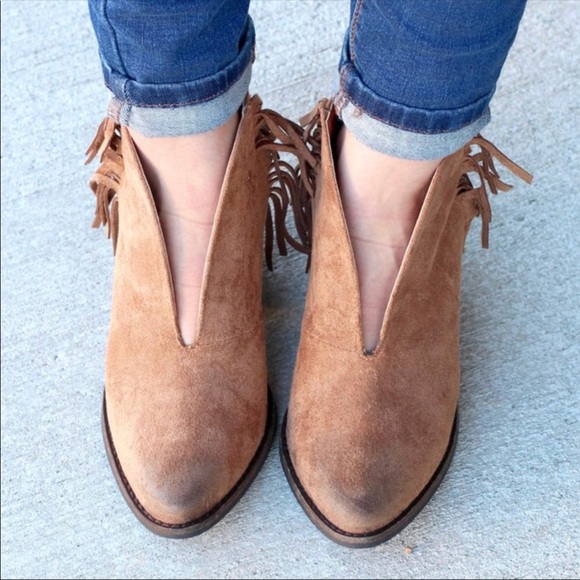 Distressed Fringe V Cut Boho Chic Ankle Booties - Picture 3 of 3